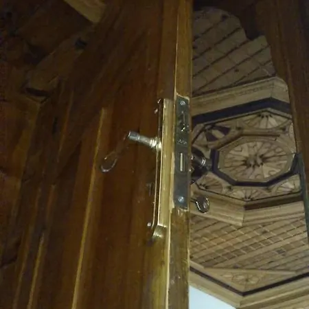 Kore's Hause Penzion Gjirokastër